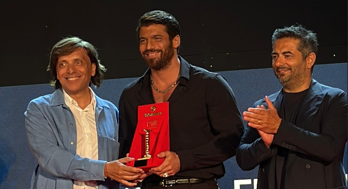 https://www.quotidianodelsud.it/wp-content/uploads/2026/07/premio-can-yaman-ph-denise-ubbriaco.jpeg