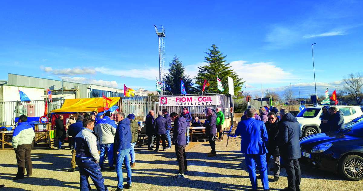 https://www.quotidianodelsud.it/wp-content/uploads/2026/07/presidio-fiom-cgil-nel-sito-di-melfi.jpg