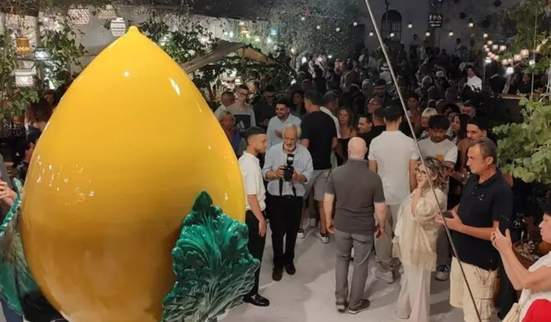 Grottaglie, il Pumo più grande del mondo diventa il nuovo simbolo della città della ceramica