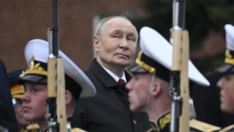 Russia, settimana nera per Putin: fiducia ai minimi e consenso in caduta libera
