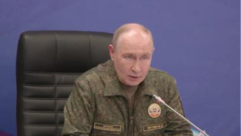Ucraina, Putin vuole tutto il Donbass: “Russia ha compiuto passo decisivo”