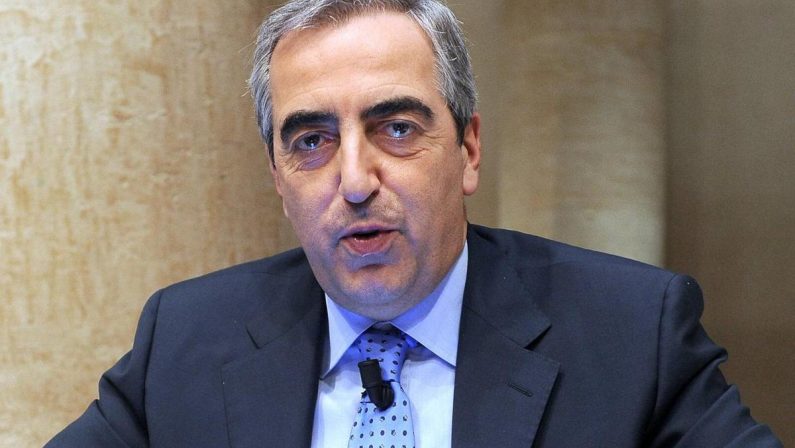 Le 70 primavere di Gasparri, una vita dedicata alla politica con passione per la Roma e versi poetici