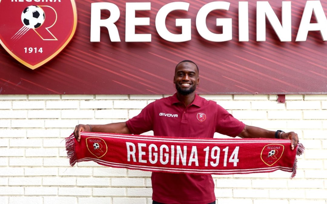Mady Abonckelet con la sciarpa della Reggina