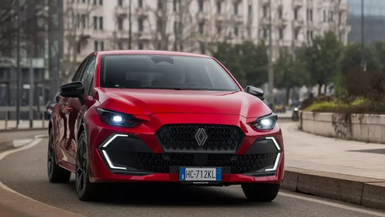 Renault cresce in Italia nel primo semestre, in aumento le immatricolazioni