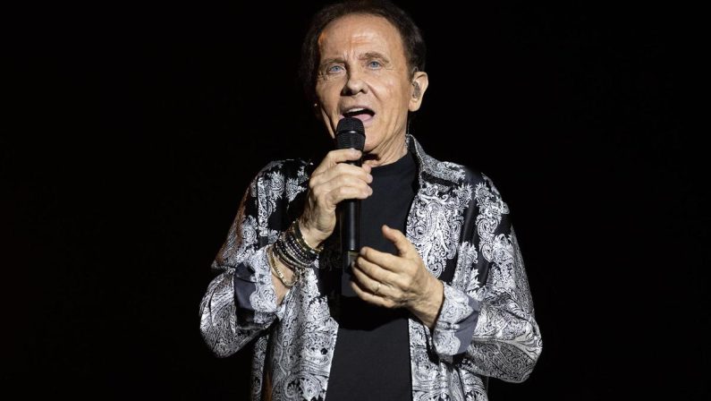 Roby Facchinetti sbaglia testo di ‘Pierre’ e si scusa: “Non mi capitava da 1976…”