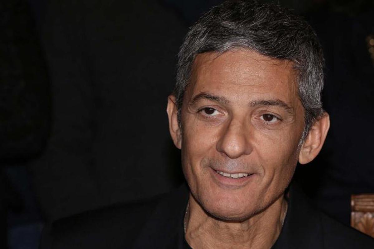 https://www.quotidianodelsud.it/wp-content/uploads/2026/07/rosariofiorello-sfondoscuro-fg.jpeg
