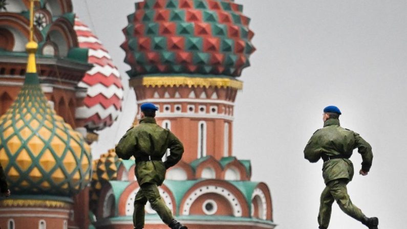Cremlino: “In Ucraina è guerra reale, non più operazione militare speciale”. Russia verso mobilitazione?