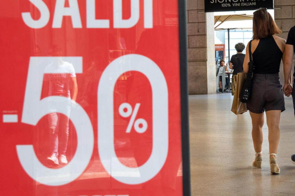 https://www.quotidianodelsud.it/wp-content/uploads/2026/07/saldi5-fg.jpeg