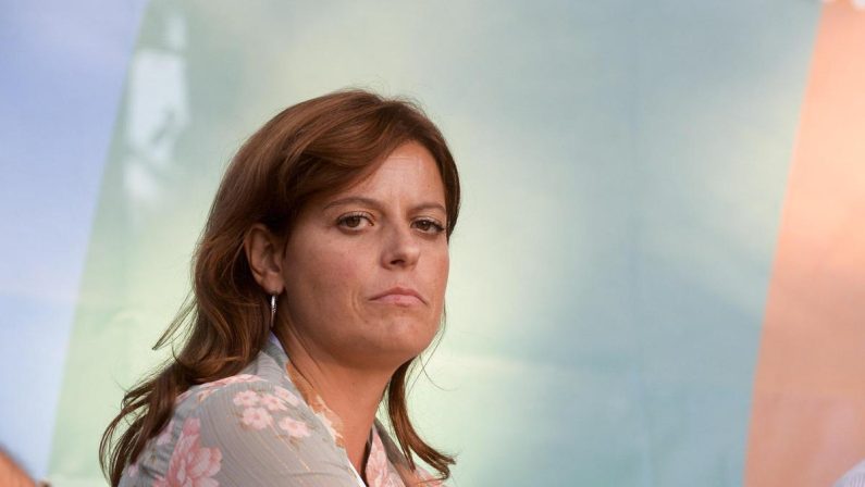 Caso Salis, sui social critiche da 8 utenti su 10 dopo condanna tribunale: impazzano commenti tra scherno e rabbia