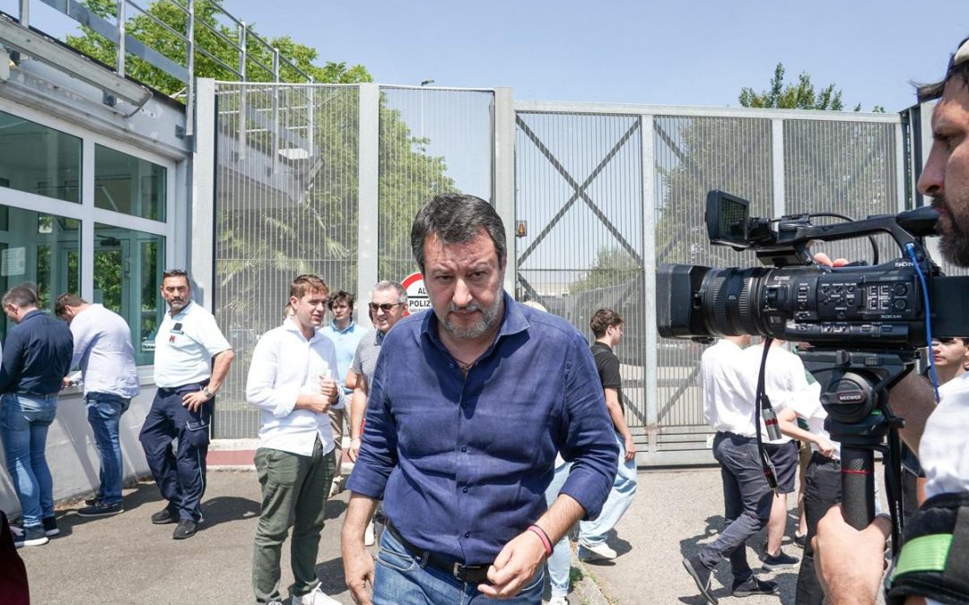 “Non punibile qualsiasi reazione”, così la Lega vuole cambiare la legge sulla legittima difesa