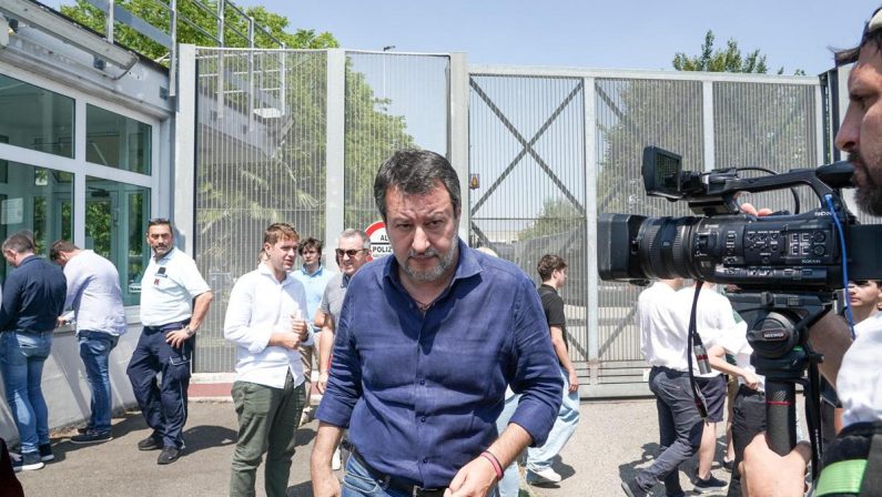 “Non punibile qualsiasi reazione”, così la Lega vuole cambiare la legge sulla legittima difesa