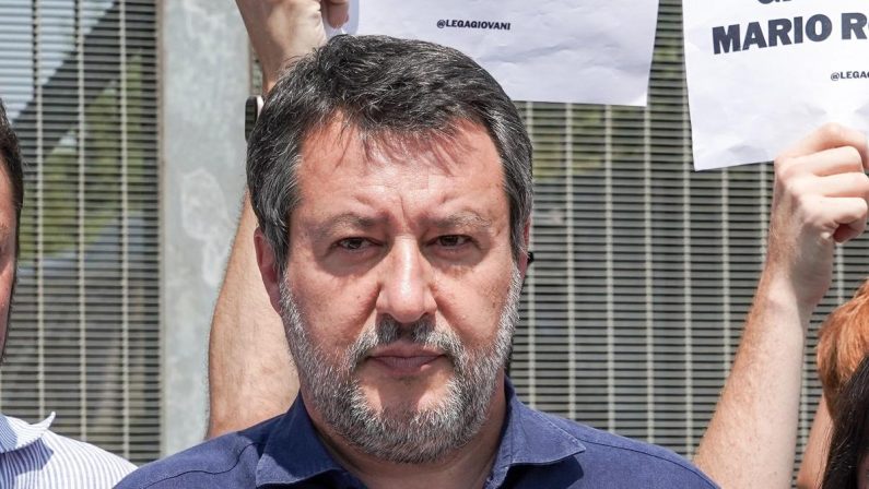 Legittima difesa, Lega vuole cambiare la legge: Forza Italia frena. Conte: “Ddl una follia, così è diritto alla vendetta”