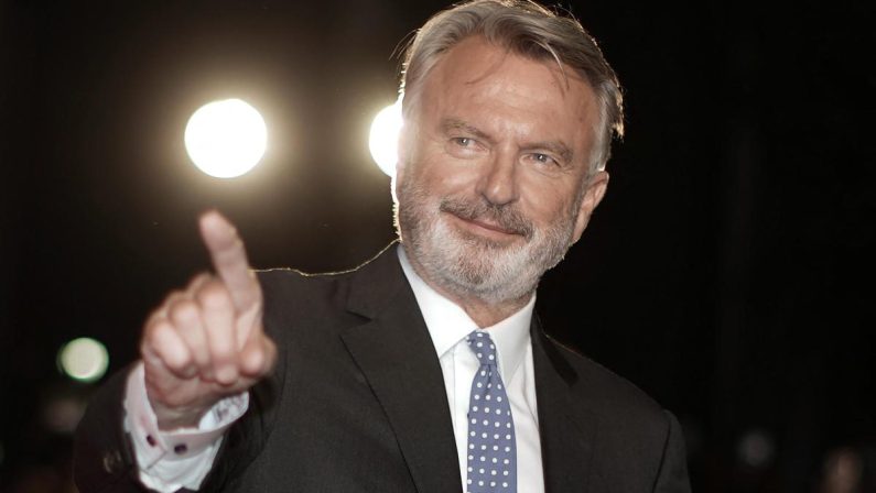 Sam Neill, svelata la causa della morte: star di ‘Jurassic Park’ vittima di una polmonite
