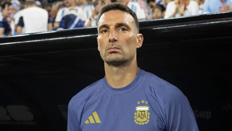 Argentina, Scaloni “Per battere la Spagna servirà la nostra miglior versione. Messi? Storia pura”