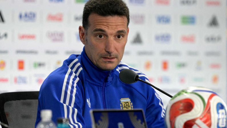 Argentina, Scaloni spegne polemiche prima dell’Inghilterra: “È solo una partita”