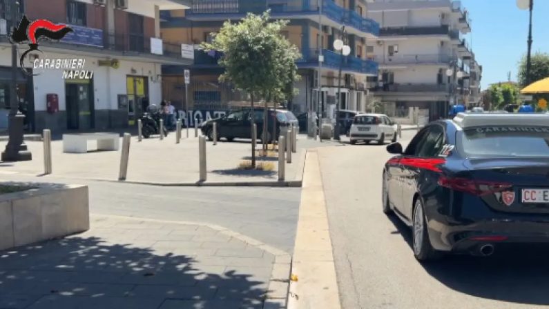 Sant’Antimo, rapina e sparatoria in una gioielleria: 5 fermi