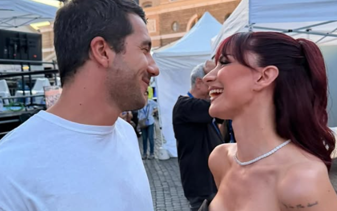 Andrea Delogu, il suo cuore batte per Alessandro Marziali: primo selfie di coppia