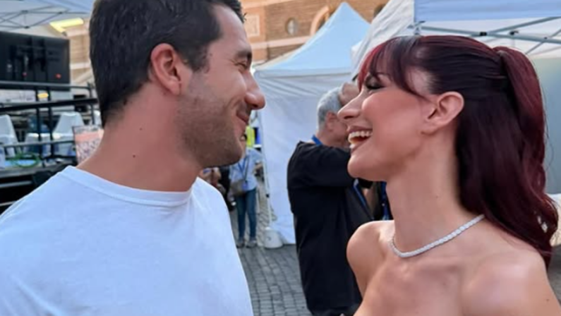 Andrea Delogu, il suo cuore batte per Alessandro Marziali: primo selfie di coppia