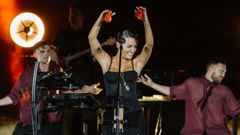 Invasioni, Serena Brancale pronta a travolgere Cosenza