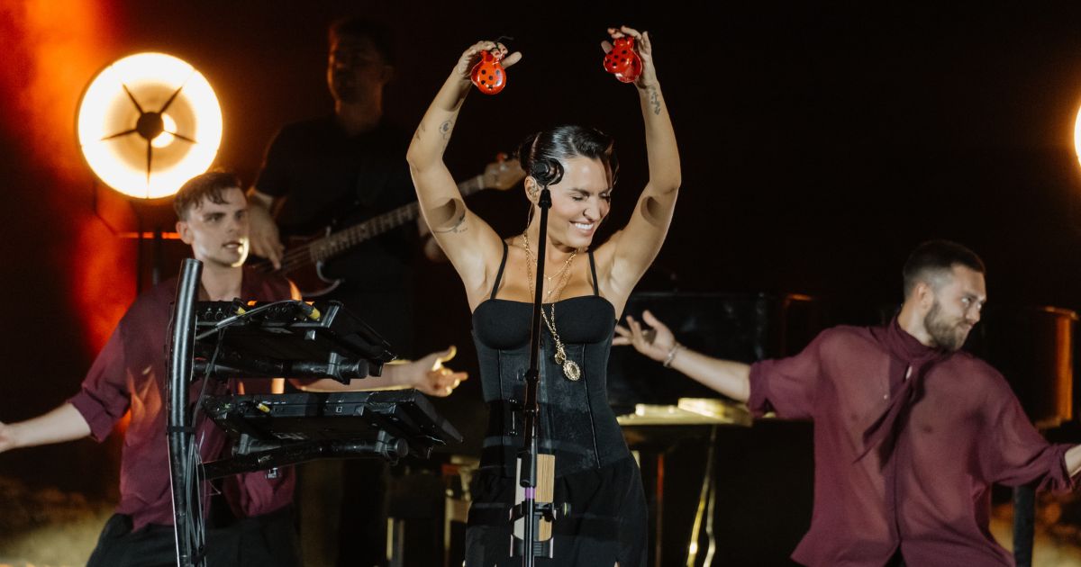https://www.quotidianodelsud.it/wp-content/uploads/2026/07/serena-brancale-live.jpg
