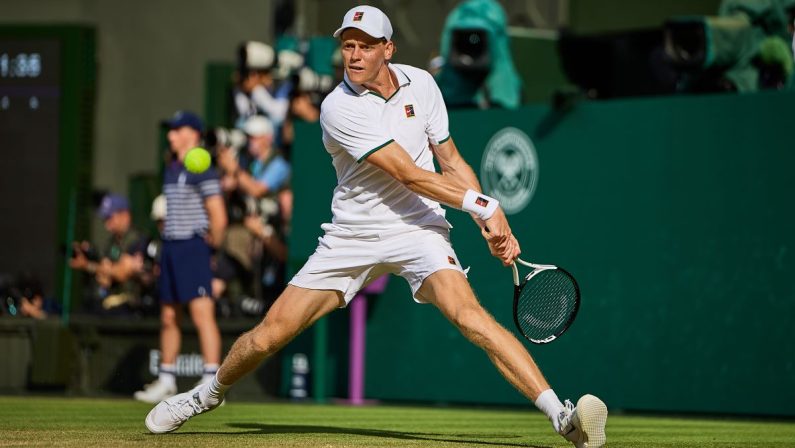 Sinner sempre più numero uno del ranking Atp, Zverev scavalca Alcaraz