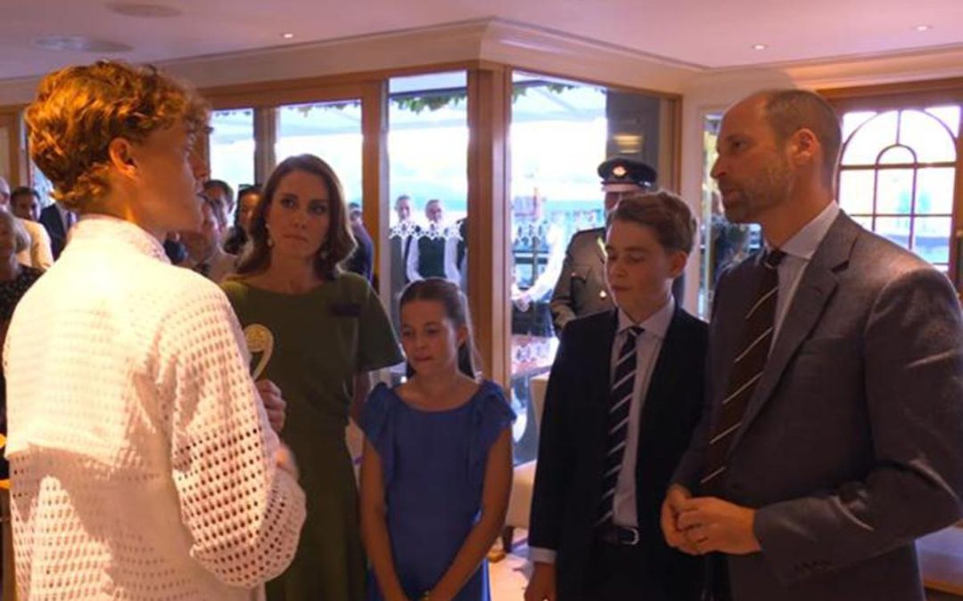 Sinner, il Re di Wimbledon incontra la Royal Family: “Giocate a tennis?”