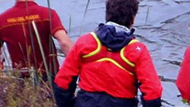 Udine, si tuffa nel Tagliamento e non riemerge: ricerche in corso