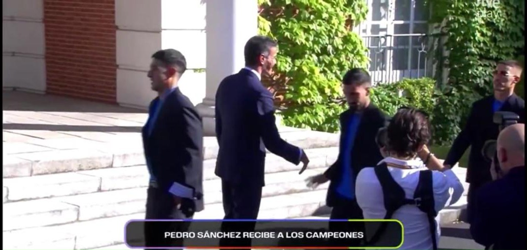 Spagna campione del mondo, l”affronto’ di Baena al premier Sanchez nella festa