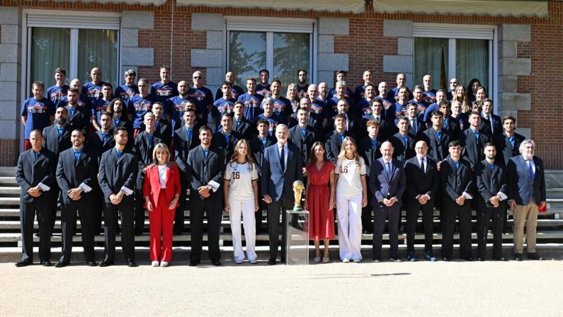 Spagna ricevuta da re Felipe VI: “Il vostro un trionfo epico”