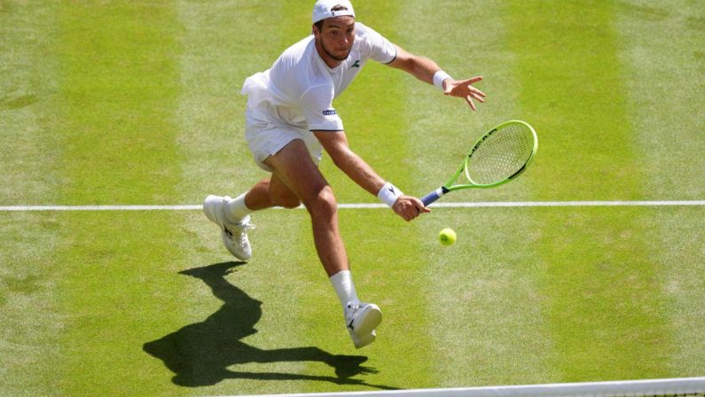 Sinner-Struff, al tedesco ‘cade’ la pallina e il punto è da ripetere: cos’è successo a Wimbledon