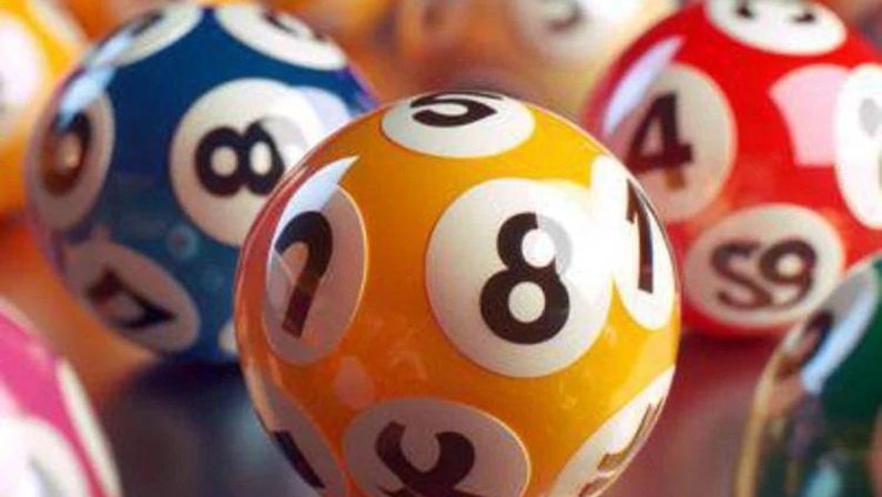 Superenalotto, centrato un 5 da 208mila euro: la combinazione vincente