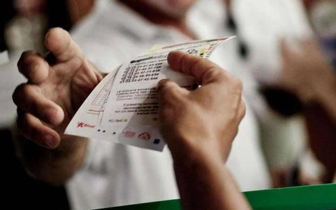 Superenalotto, numeri combinazione vincente oggi 11 luglio 2026