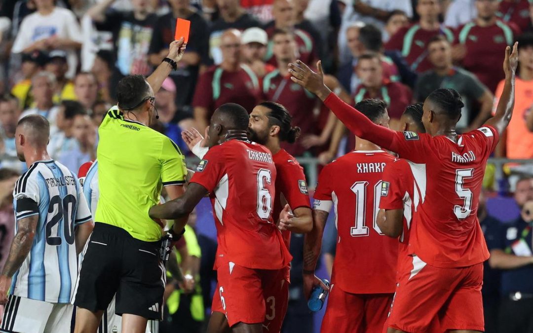 Svizzera, furia dopo ko con Argentina: “Noi danneggiati, rosso a Embolo senza senso”