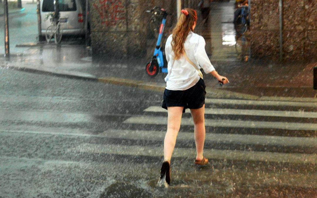 Temporali e crollo termico, ma la tregua dal caldo sarà breve: le previsioni meteo