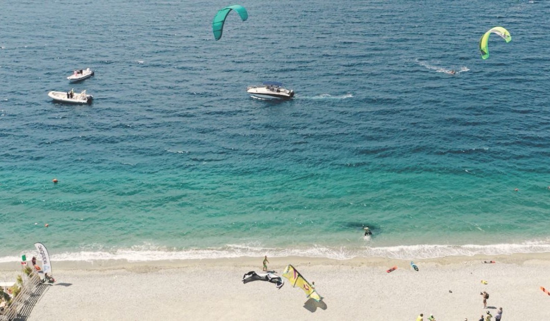 La traversata a vela dello Stretto di Messina