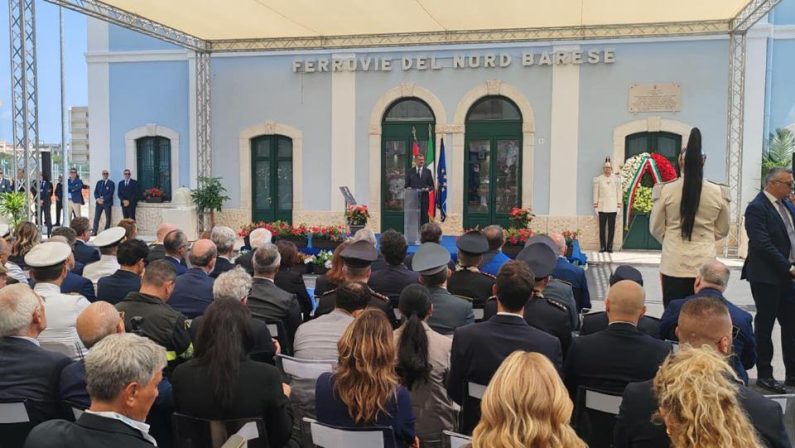 Scontro tra treni ad Andria, Mattarella a cerimonia per decennale: commozione tra parenti vittime