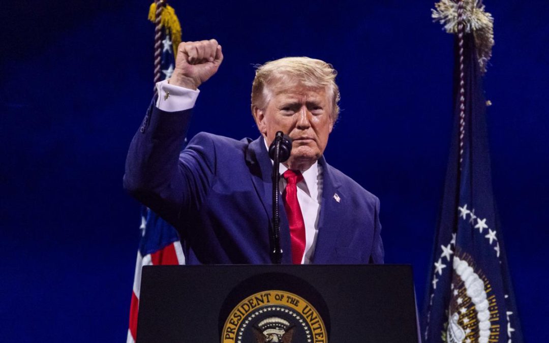 4 luglio, Trump: “Il sogno americano è tornato, non saremo mai un Paese comunista”