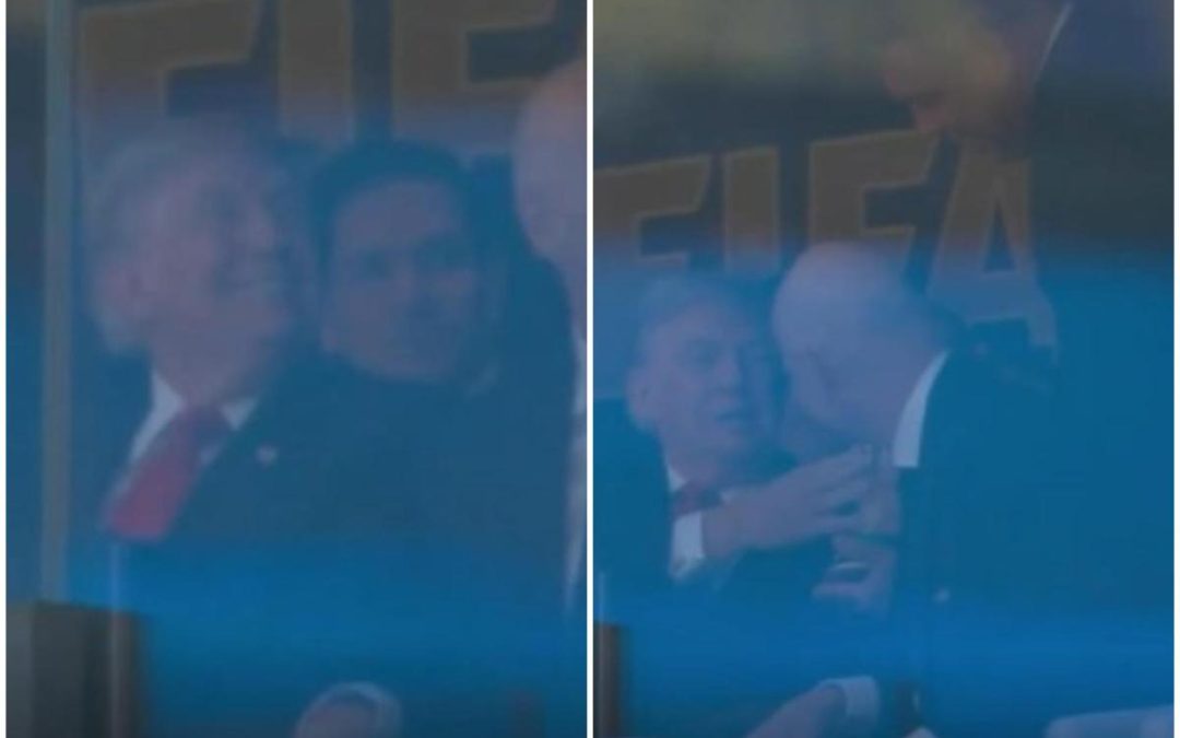Mondiali, Ronaldo porta la Coppa del Mondo… a Trump