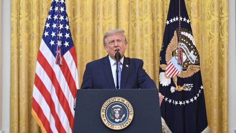 Trump denuncia il sistema elettorale Usa: “E’ compromesso, Cina ha rubato dati”