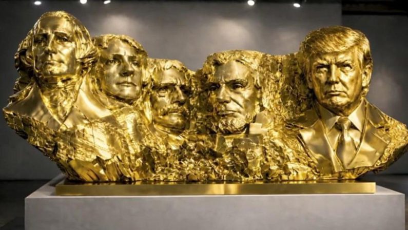 Trump e il video del Monte Rushmore dorato, c’è anche il suo volto – Guarda