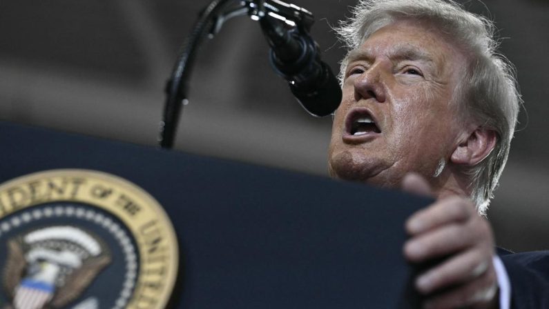 Iran-Usa, partita a scacchi e Teheran non ha fretta: “Trump sotto pressione”
