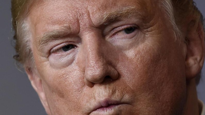 Trump più ricco con le criptovalute, ma molti suoi fan sono in rosso: l’analisi del Wall Street Journal