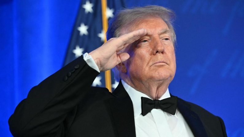 Iran-Usa, Trump ferma gli attacchi: chance per dialogo con Teheran
