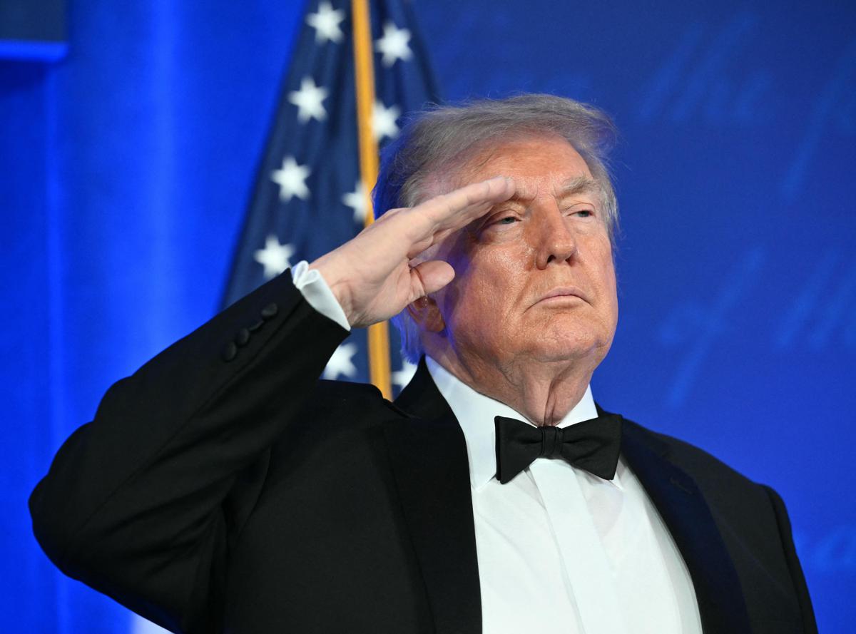 https://www.quotidianodelsud.it/wp-content/uploads/2026/07/trump-saluto-afp-2507.jpeg
