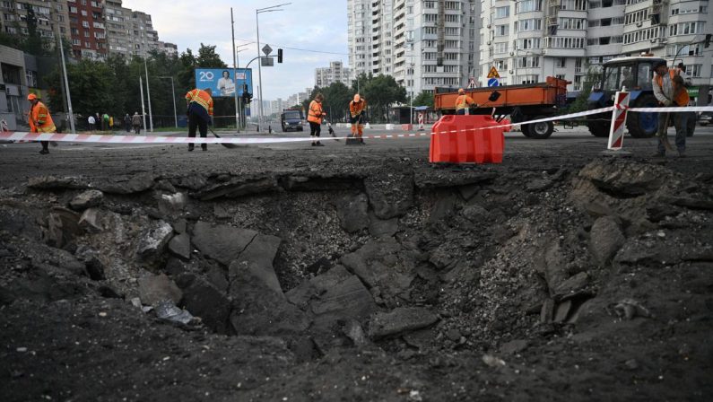 Ucraina, nuovo attacco russo su Kiev nella notte: due morti