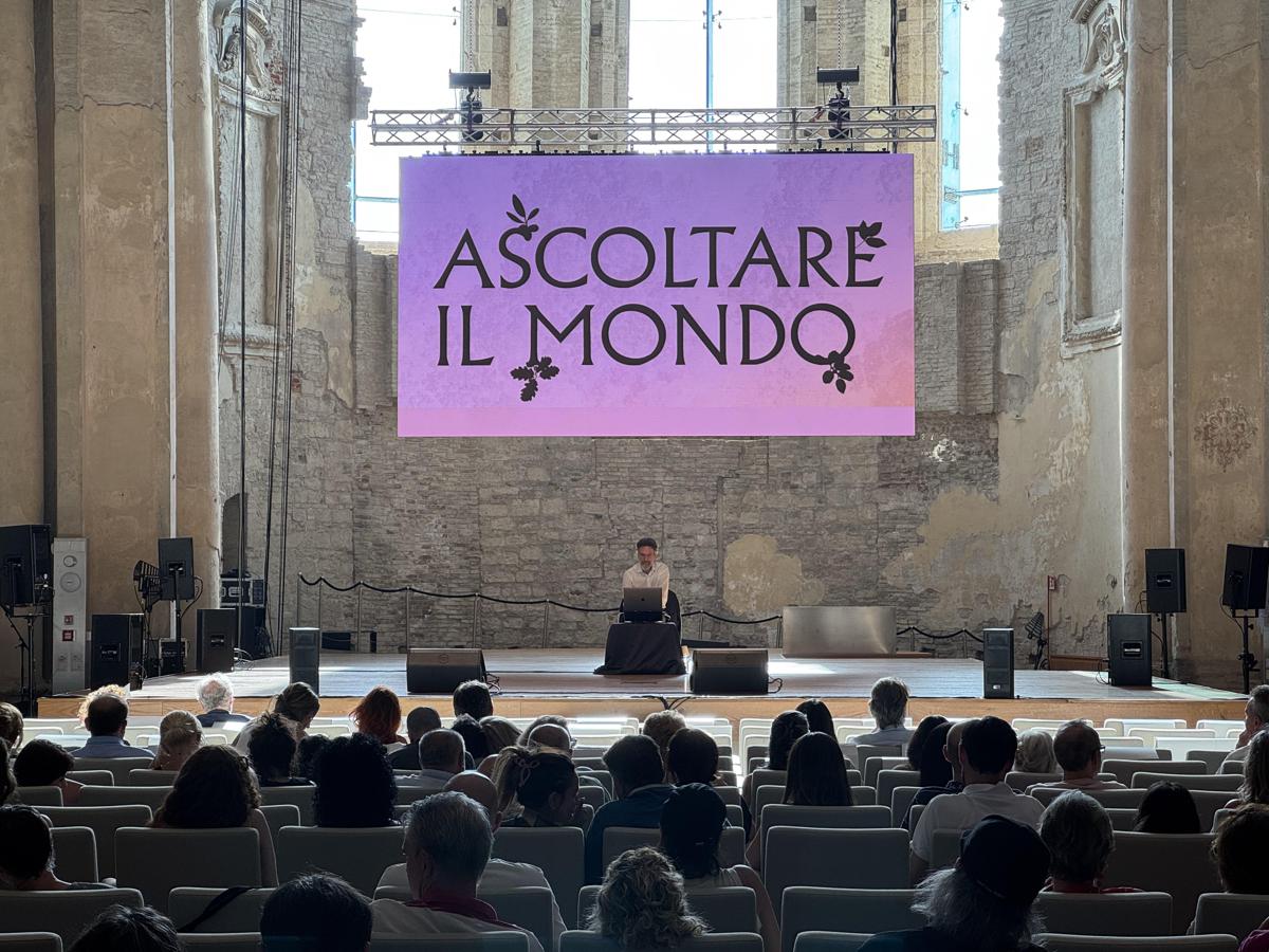https://www.quotidianodelsud.it/wp-content/uploads/2026/07/umbriajazz-ascoltare-il-mondo-comm.jpeg