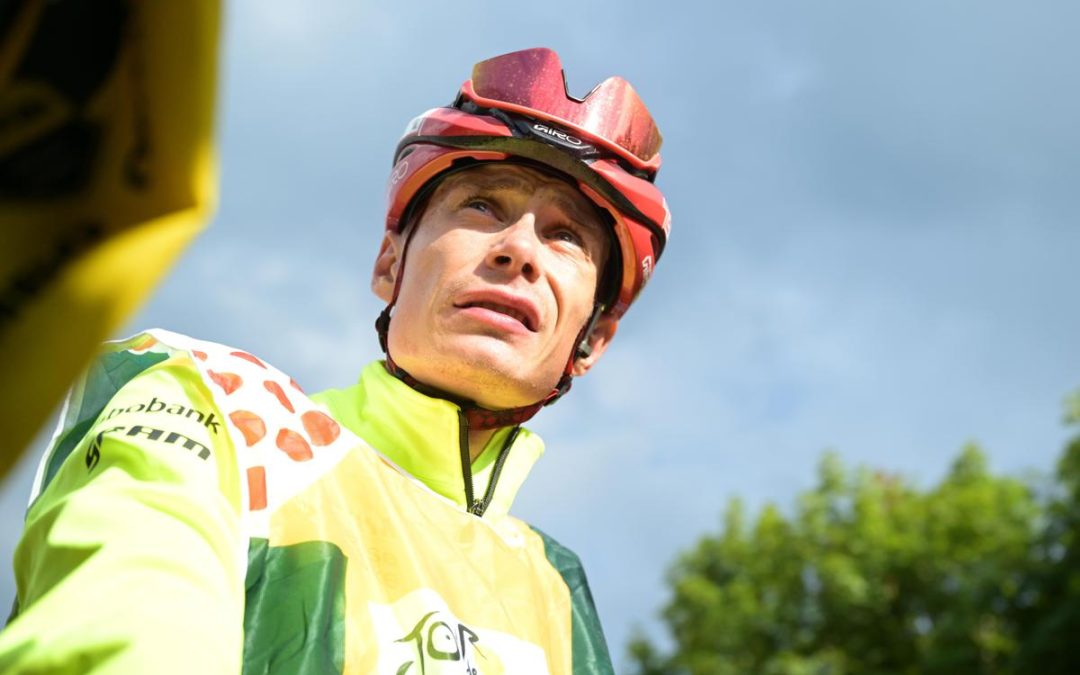 Tour de France, brutta caduta per Vingegaard, costretto al ritiro
