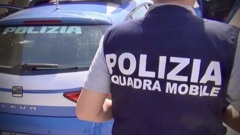 Napoli, violenta lite e colpi di Kalashnikov: 3 fermi