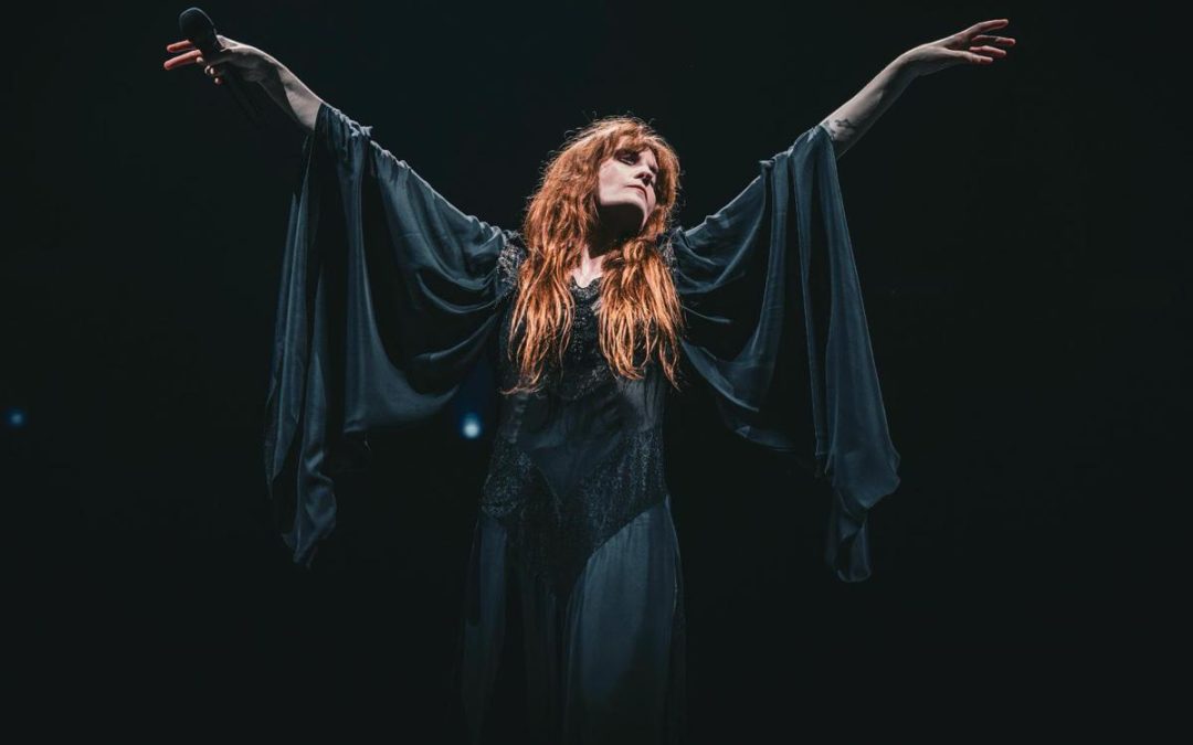 Florence and The Machine, a Milano il sogno (goth) di una notte di mezza estate