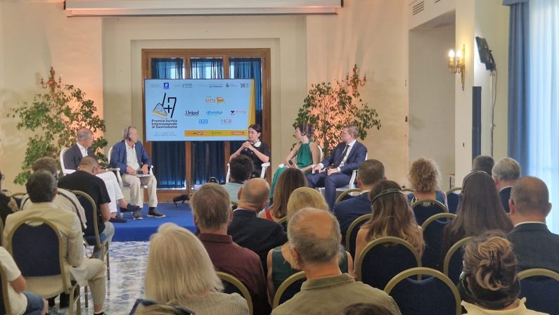 Premio Ischia, nella prima giornata panel USA-UE e la consegna dei riconoscimenti per la comunicazione istituzionale